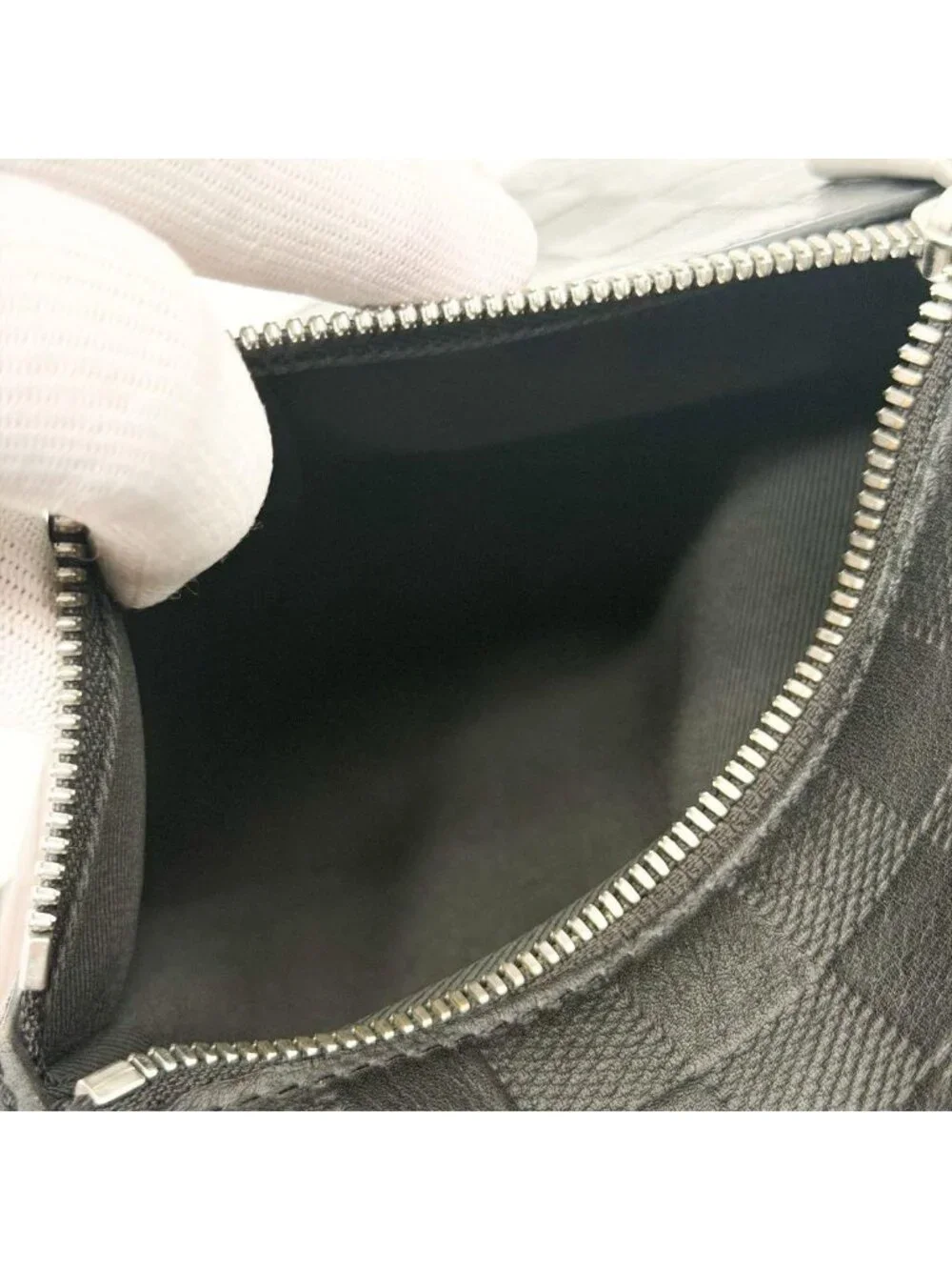 Louis Vuitton Messenger PM Damier Infini Black